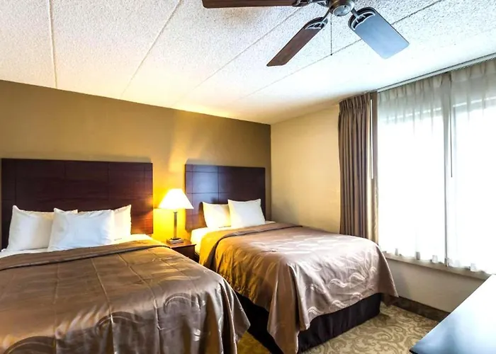 Norwood Inn & Suites Milwaukee Butler