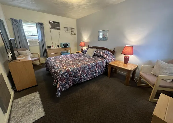 Cedars Motel Saint Ignace