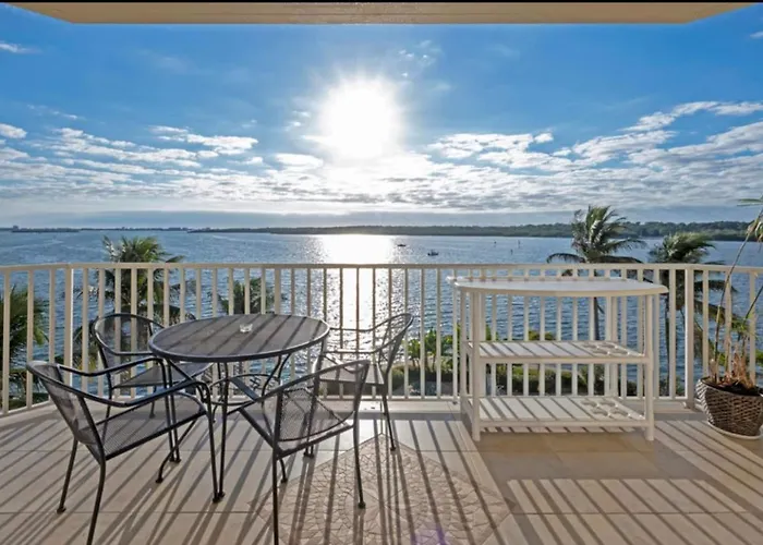 Condo By The Water! St. Petersburg