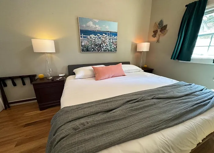 Luxury Smart Bungalow Fayetteville