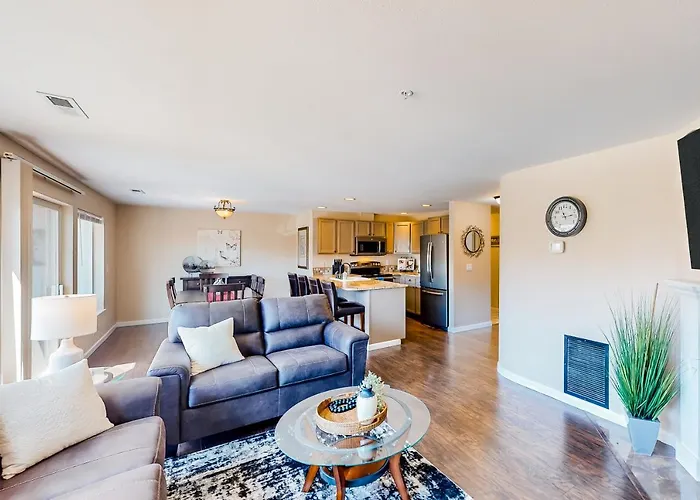 Park Pointe: Stay & Play Adventures Chelan