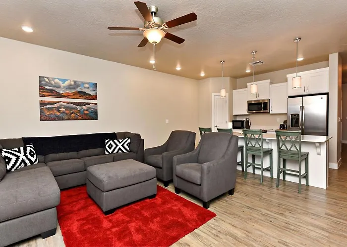 S203-Ada Suite-Second Floor 3-Bedroom Pool View St. George