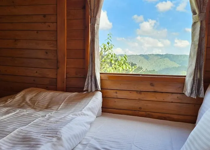 Mukteshwar Hotels