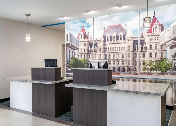 La Quinta By Wyndham Latham Albany Airport Hotel