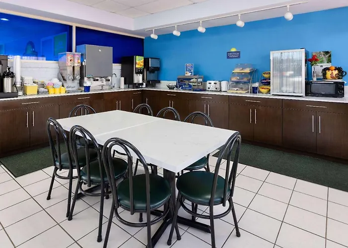 Days Inn By Wyndham Forsyth