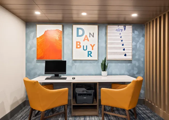 Holiday Inn Express & Suites Danbury - I-84 By Ihg