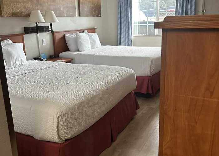 Days Inn By Wyndham Turlock