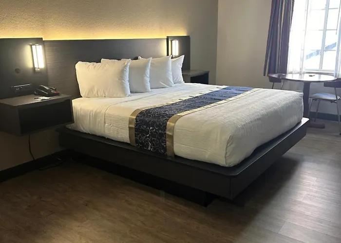 Baymont By Wyndham Deming Hotel