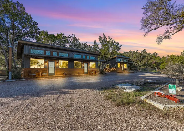 7A Ranch Hotel Wimberley
