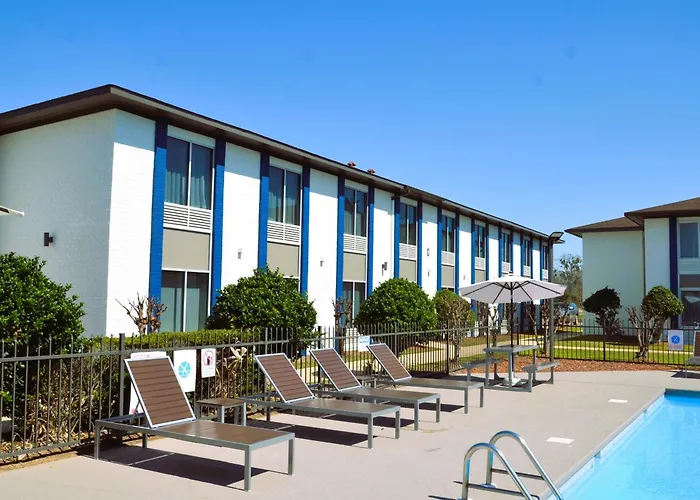 Americas Best Value Inn & Suites-Foley