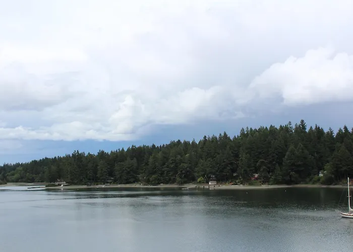 Oyster Bay Inn & Suites Bremerton