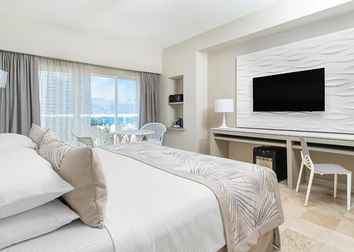 Krystal Grand Puerto Vallarta (Adults Only)