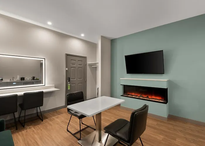 Wyndham Garden Galena Hotel & Day Spa