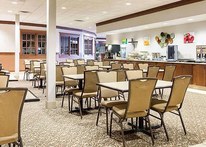 Baymont By Wyndham Jamestown Conference Center & Water Park