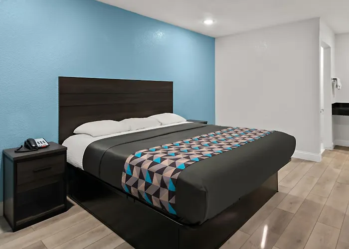 Rodeway Inn Palestine