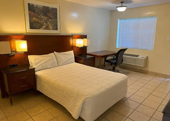 Big Chile Inn & Suites Las Cruces