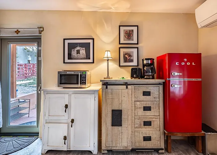 Pet Friendly Pinon Heaven Bed & Breakfast Canada de los Alamos