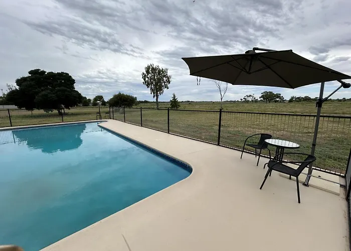 Moulamein Hotels