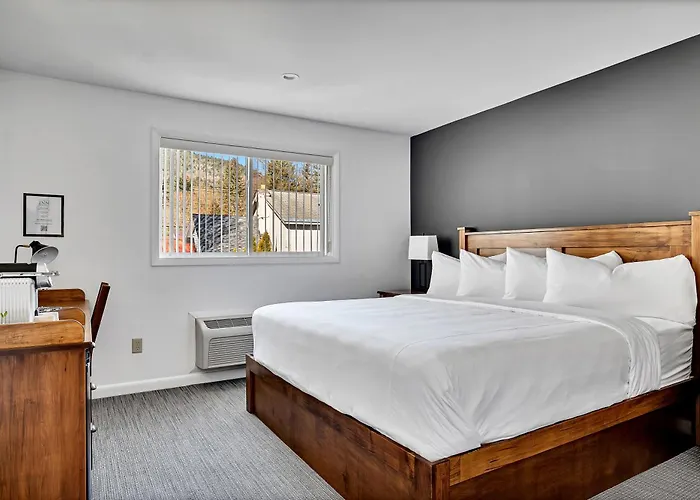 The Inn Of Lake George