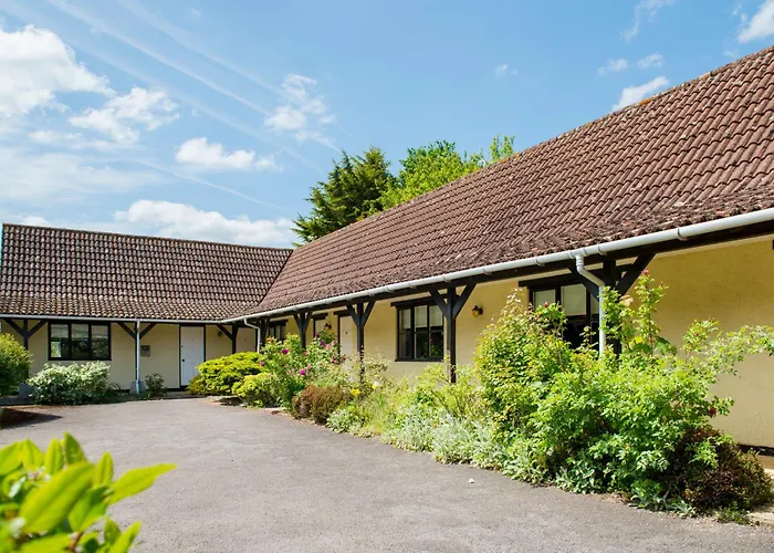 Cricklade Hotels