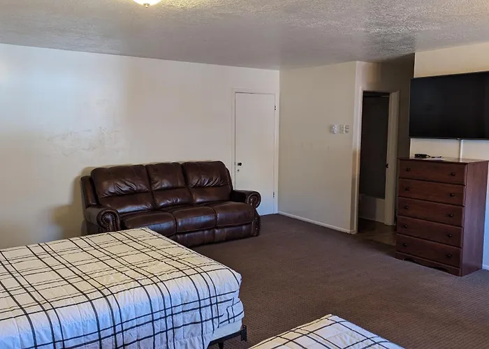 High Desert Inn Salina