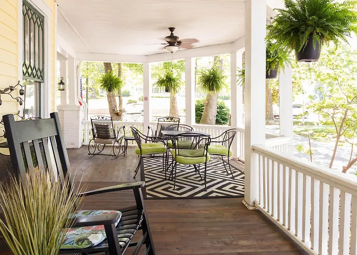 The Charleston Inn Hendersonville Nc