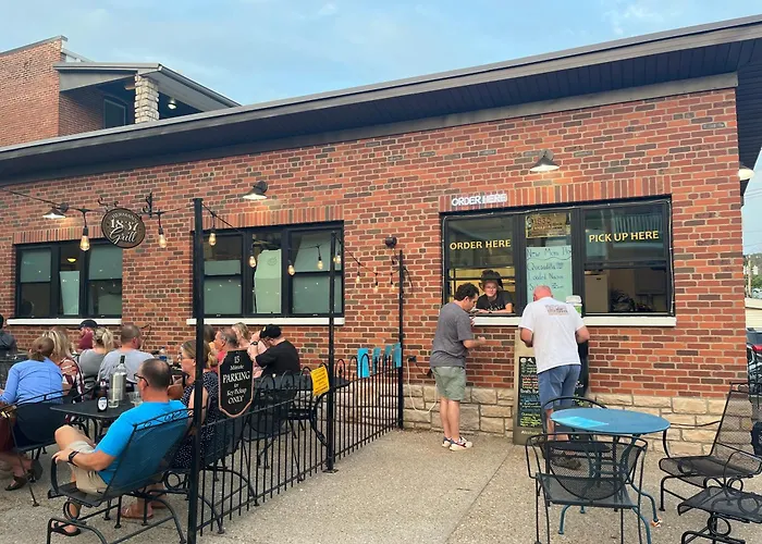 Hermann Crown Suites