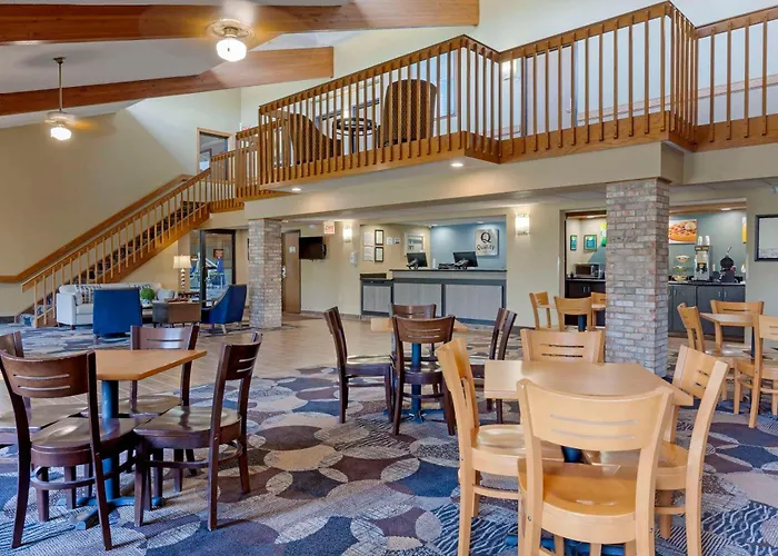 Quality Inn Oshkosh Aviation Park