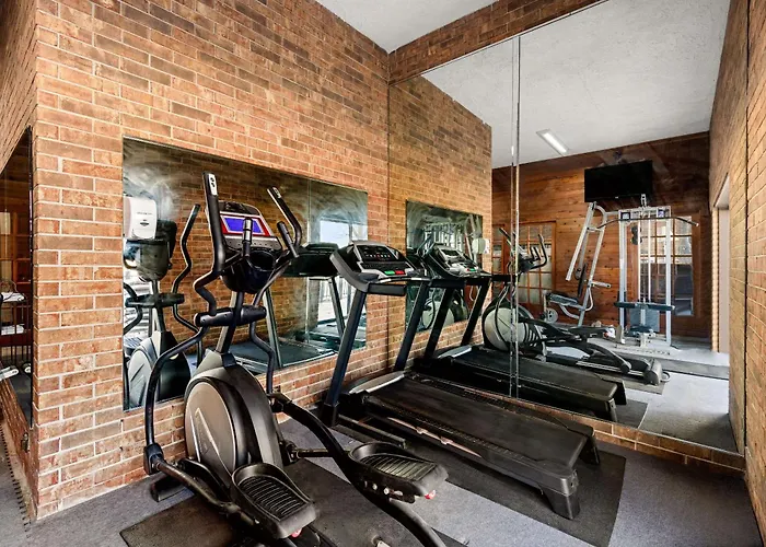 Suburban Studios Kansas City Airport North Platte City