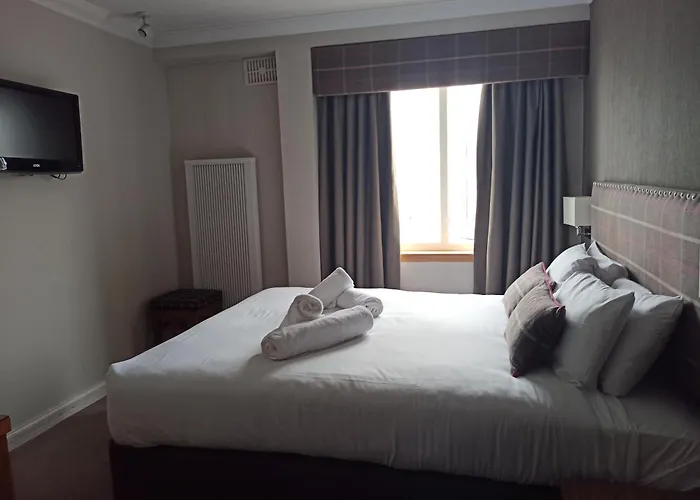 Tarbert (Argyll and Bute) Hotels
