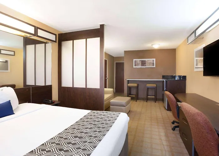 Microtel Inn And Suites Lafayette