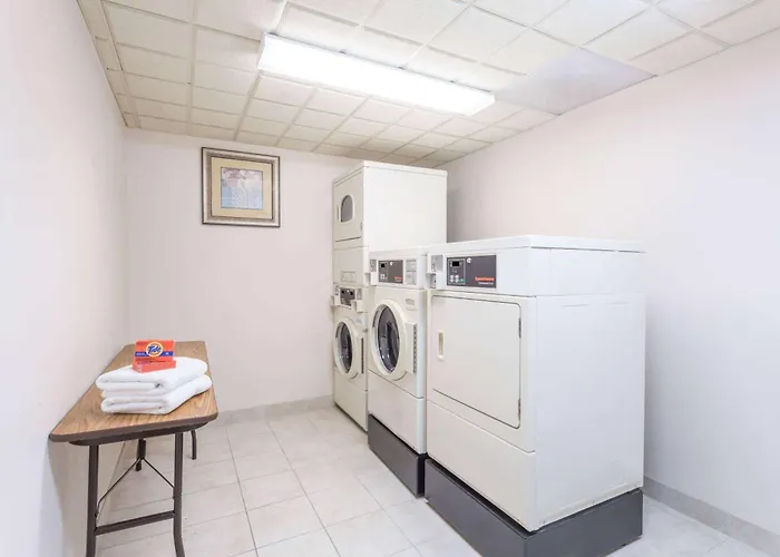 Wingate By Wyndham Richmond Short Pump Hotel