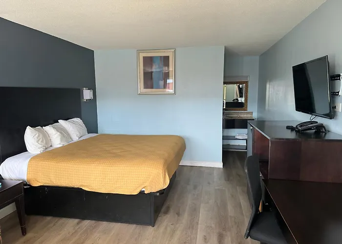 Red Carpet Inn & Suites - Danville