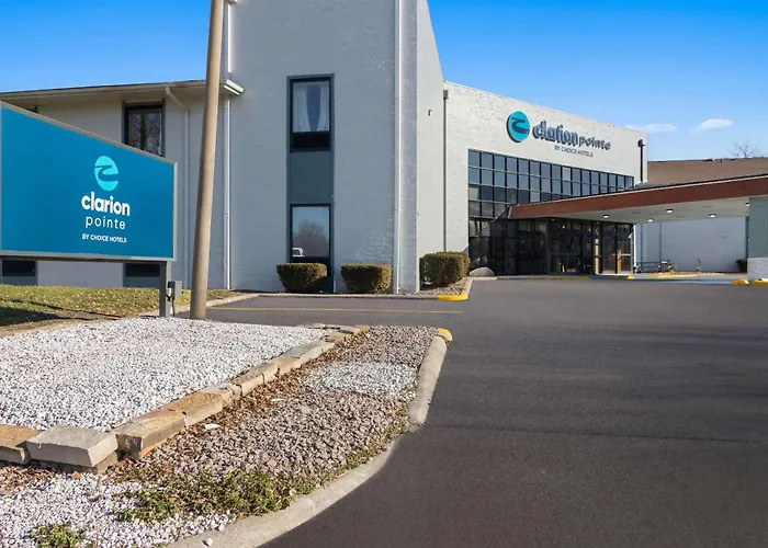 Clarion Pointe Bloomington-Normal Near I-55 And University