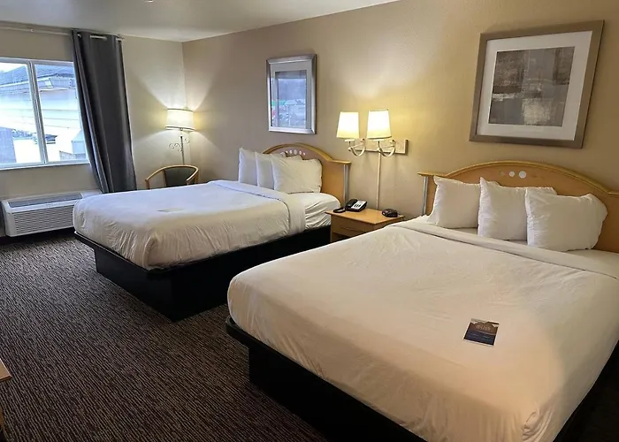 Baymont By Wyndham Lawrenceburg Hotel