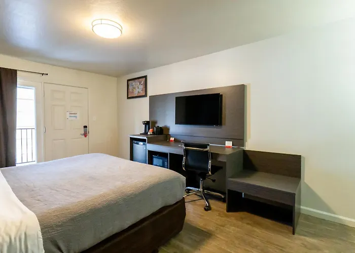 Econo Lodge Inn & Suites Heavenly Village Area South Lake Tahoe