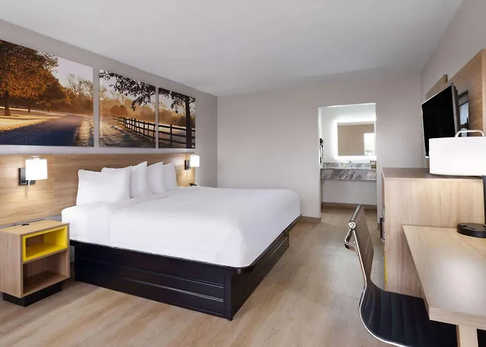 Days-Inn By Wyndham Montgomery I-85