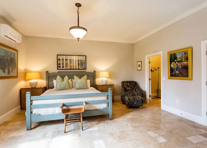 Knickerbocker Suite 02 Naples