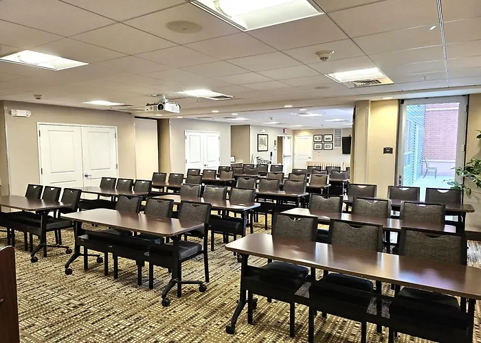 Staybridge Suites Marquette By Ihg