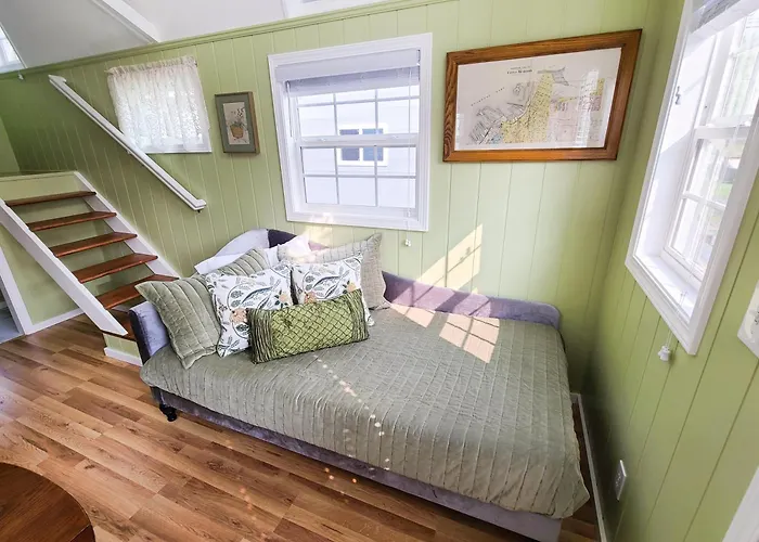 Tiny Digs Lakeshore - Tiny House Lodging Muskegon