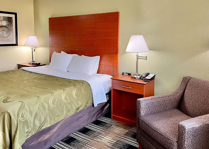 Quality Inn & Suites Wisconsin Dells Downtown - Waterparks Area Newly Renovated 2026