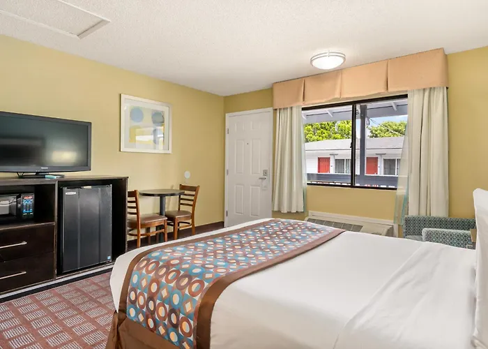 Avenue Inn Downtown District Slo San Luis Obispo