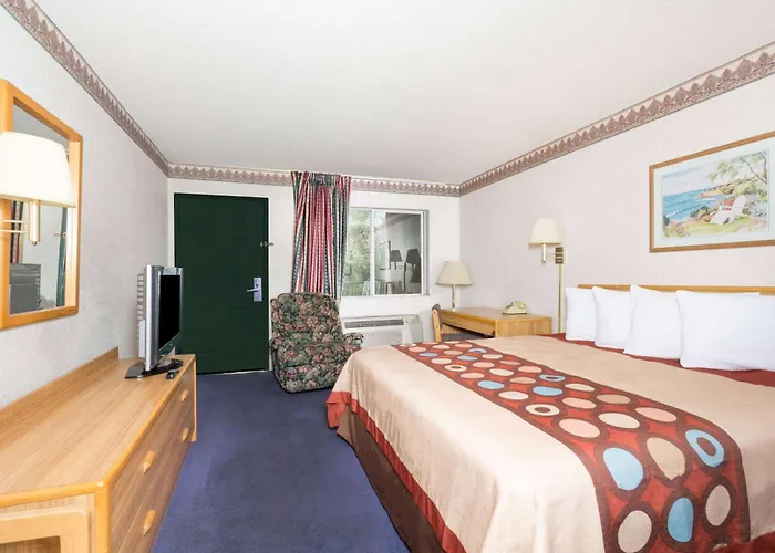 Days Inn By Wyndham Phoenix West