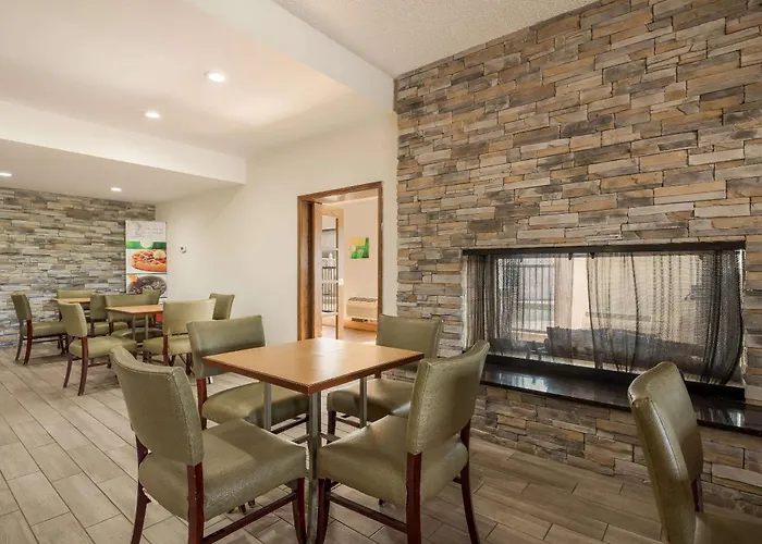 Quality Inn Tulsa Central