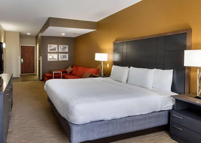 La Quinta By Wyndham Boone Hotel