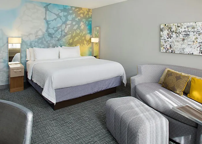 Courtyard By Marriott Battle Creek Hotel