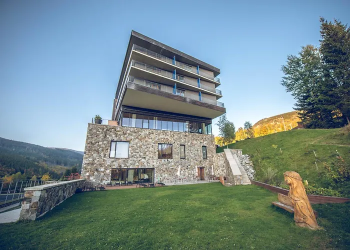 Dolni Morava Hotels