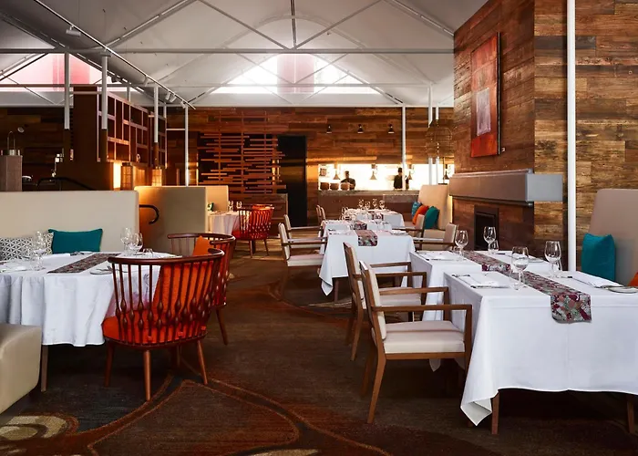 Yulara Hotels