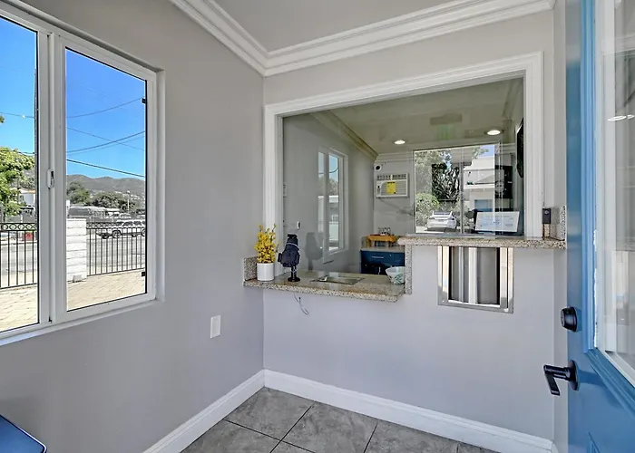 White Caps Motel Ventura