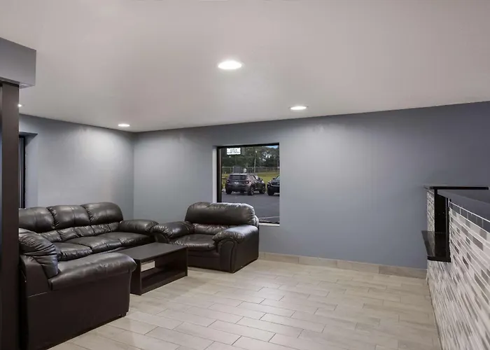 Quality Inn & Suites Big Rapids Near University